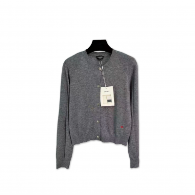 CHANEL KNITTED CARDIGAN